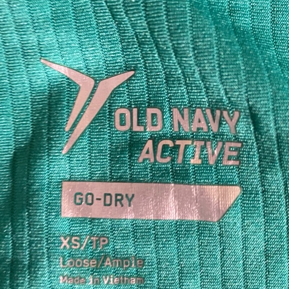 Woman’s Loose-Fitting Open-Back Sporty Tank Top - Picture 6 of 6